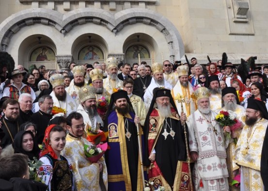 Noul Episcop-vicar al Arhiepiscopiei Clujului, hirotonit în prezența a mii de credincioși