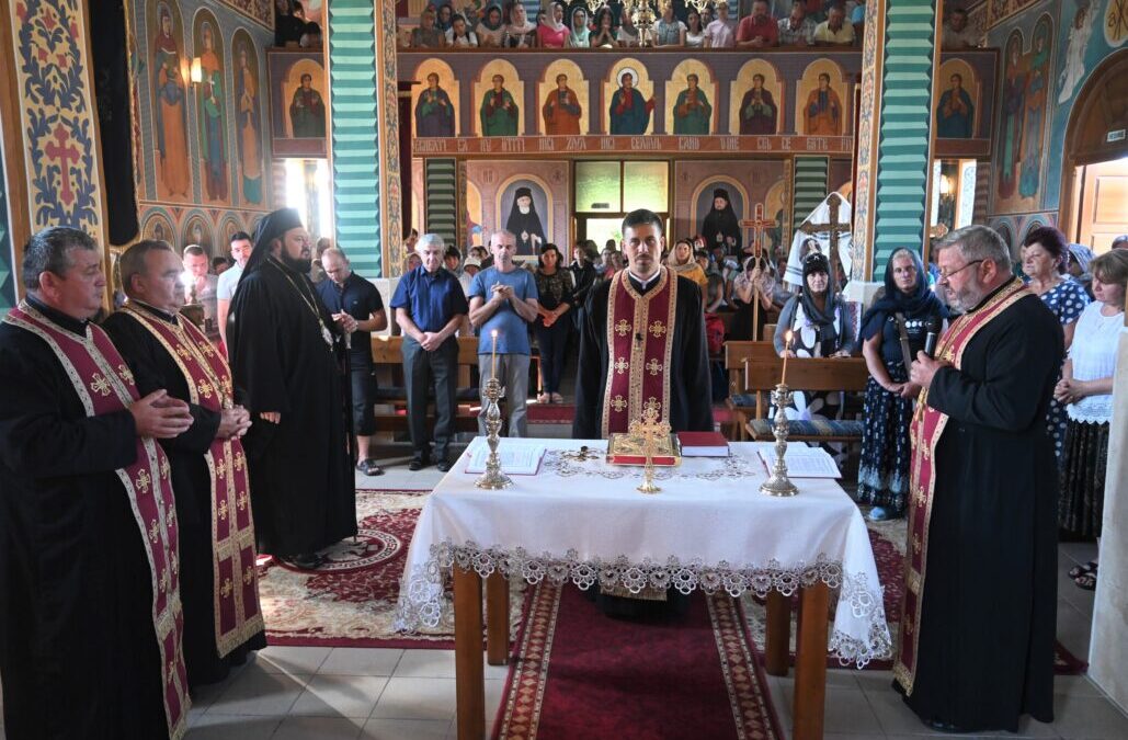 Preasfințitul Părinte Petroniu a binecuvântat pelerinajul credincioșilor din Episcopia Sălajului la Mănăstirea Nicula