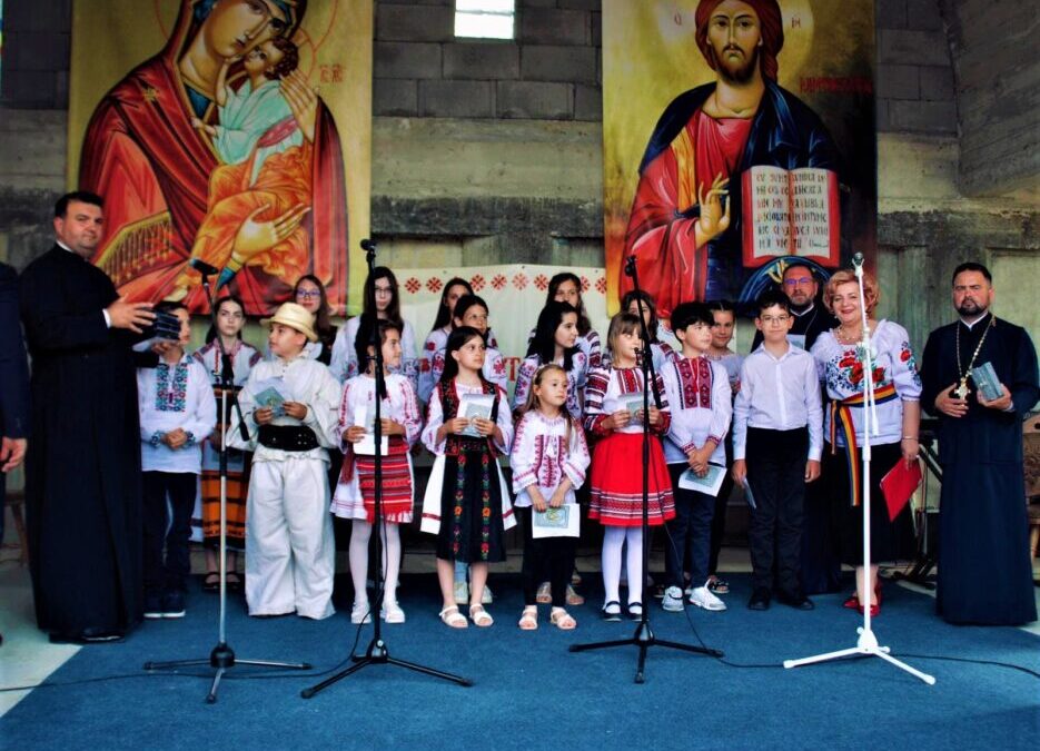 Proiectul „Binecuvântări prin cânt, rugă și faptă” Festivalul județean de pricesne și cântece patriotice