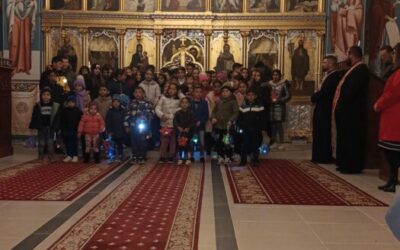 Începutul Postului Nașterii Domnului în Parohia Ortodoxă Fildu de Mijloc – procesiunea lampioanelor.