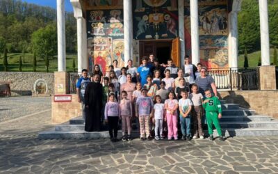 Tabăra „Pe urmele Sfântului Ilarion Felea” – între slujire, formare duhovnicească și bucuria comuniunii frățești, la Mănăstirea Strâmba