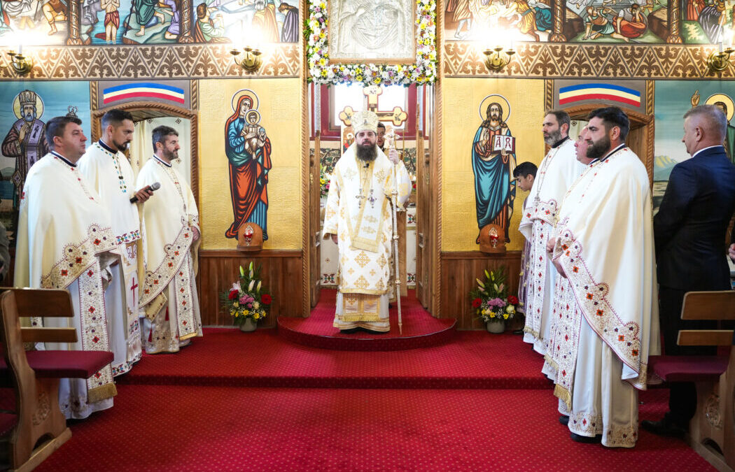 Liturghie arhierească și binecuvântarea lucrărilor de renovare la biserica din Plopiș, județul Sălaj