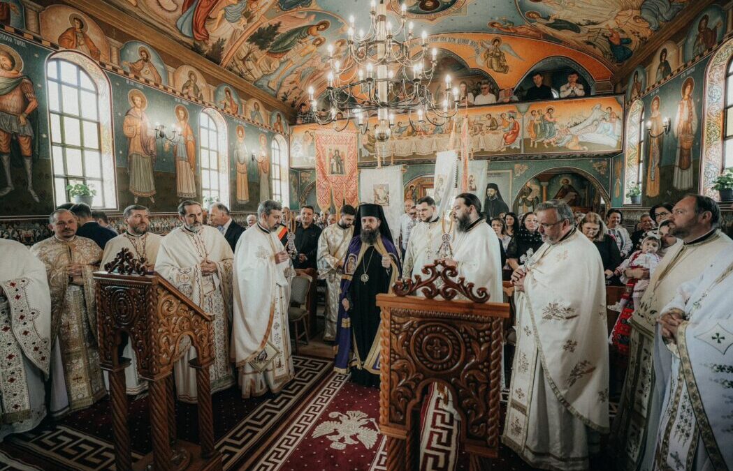 Sfântă Liturghie arhierească și hirotonie de preot în Parohia Stâna