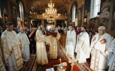 Slujbă arhierească și binecuvântarea noului iconostas în Parohia Someș-Odorhei