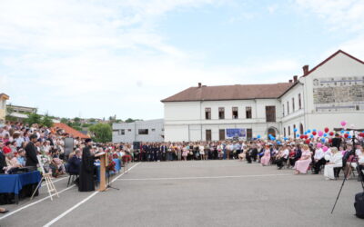 Preasfințitul Părinte Benedict, la festivitatea de absolvire a Colegiului Național „Silvania” din Zalău