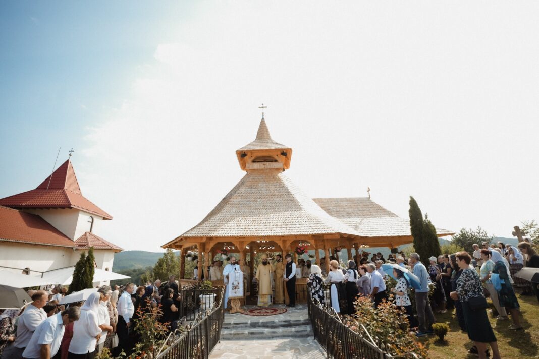 Mănăstirea Voivodeni și-a cinstit hramul „Schimbarea la Față a Domnului”