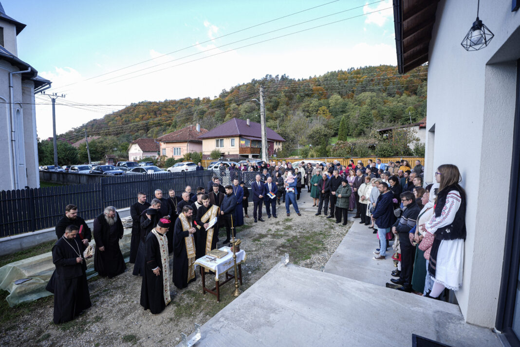 Sfânta Liturghie arhierească și sfințirea casei parohiale din Ileanda