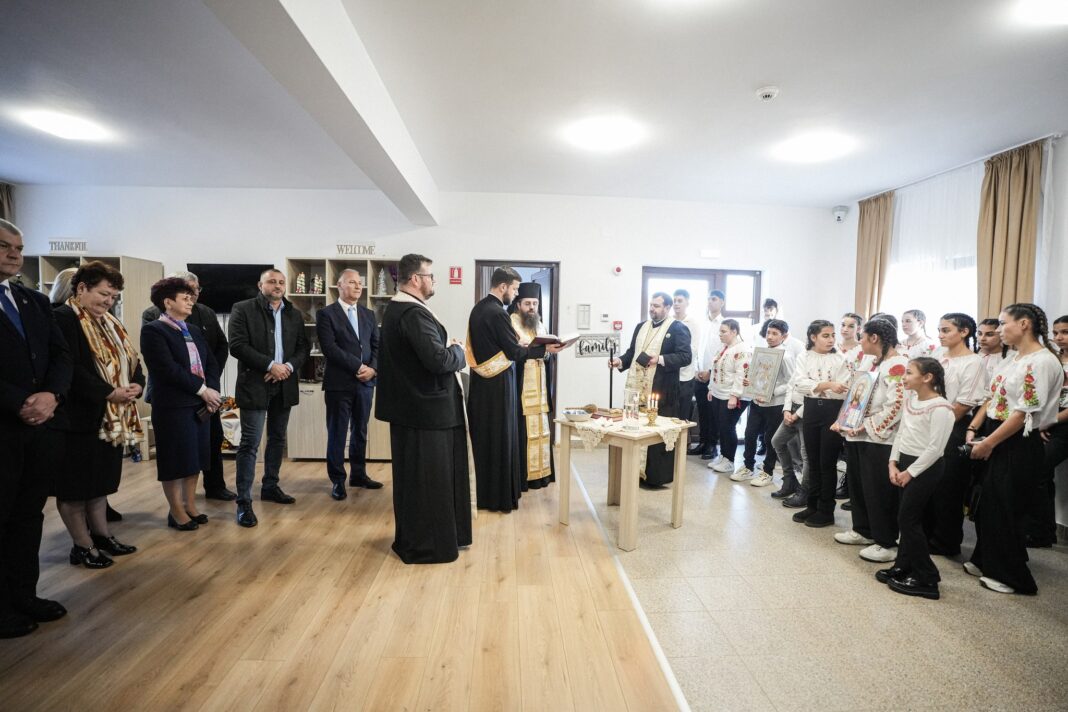 Preasfințitul Părinte Benedict a binecuvântat noile case de tip familial din cadrul Complexului de Servicii Sociale Cehu Silvaniei