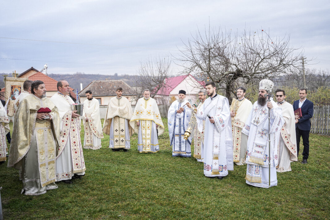 Resfințirea bisericii „Sfinții Arhangheli Mihail și Gavriil” din Parohia Drighiu
