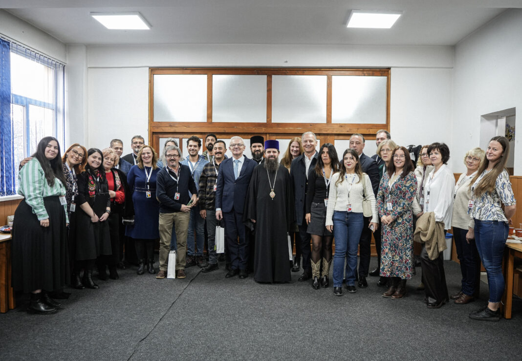Deschiderea proiectului Erasmus „Abordarea școlară democratică” în prezența Preasfințitului Benedict