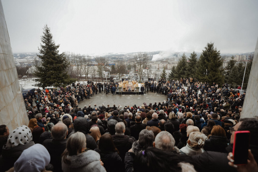 Numeroși credincioși au participat la Praznicul Botezului Domnului, la Catedrala Episcopală din Zalău