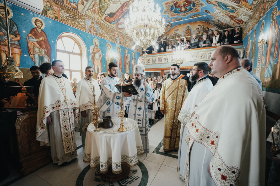 Lucrările bisericii din Fetindia, binecuvântate de Preasfințitul Părinte Benedict