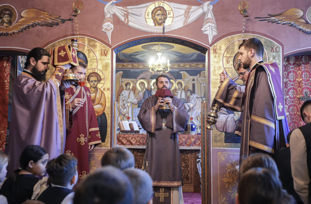 Prima Liturghie a Darurilor înainte-sfințite din Postul Mare, săvârșită la Liceul Ortodox „Sfântul Nicolae” din Zalău