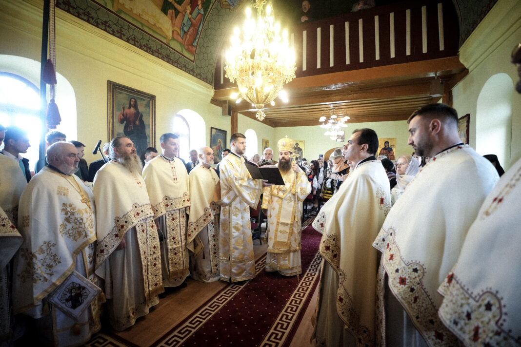 Episcopul Sălajului a binecuvântat lucrările la biserica din Perii Vadului