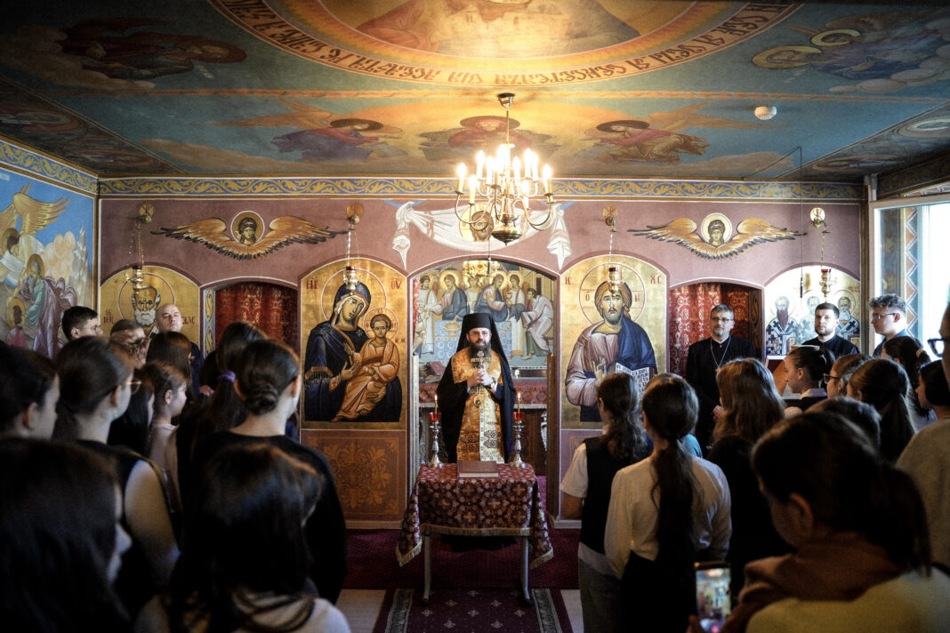 Episcopul Benedict i-a binecuvântat pe elevii participanți la Olimpiada de Religie – etapa județeană