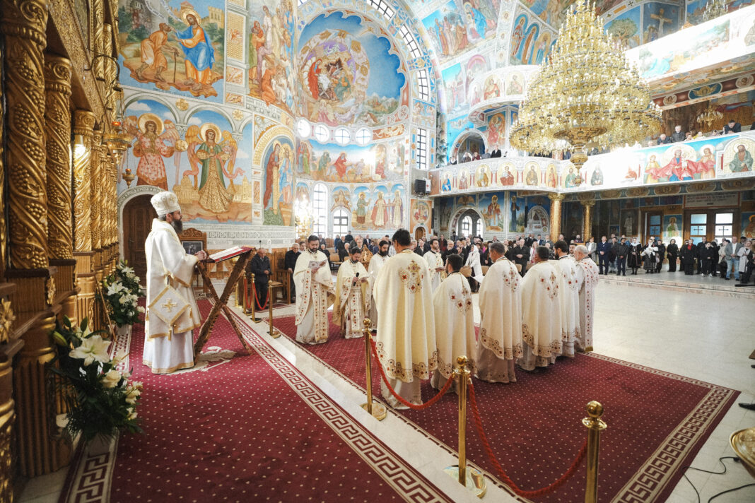 Vecernia din ziua de Paști, oficiată la Catedrala Episcopală din Zalău