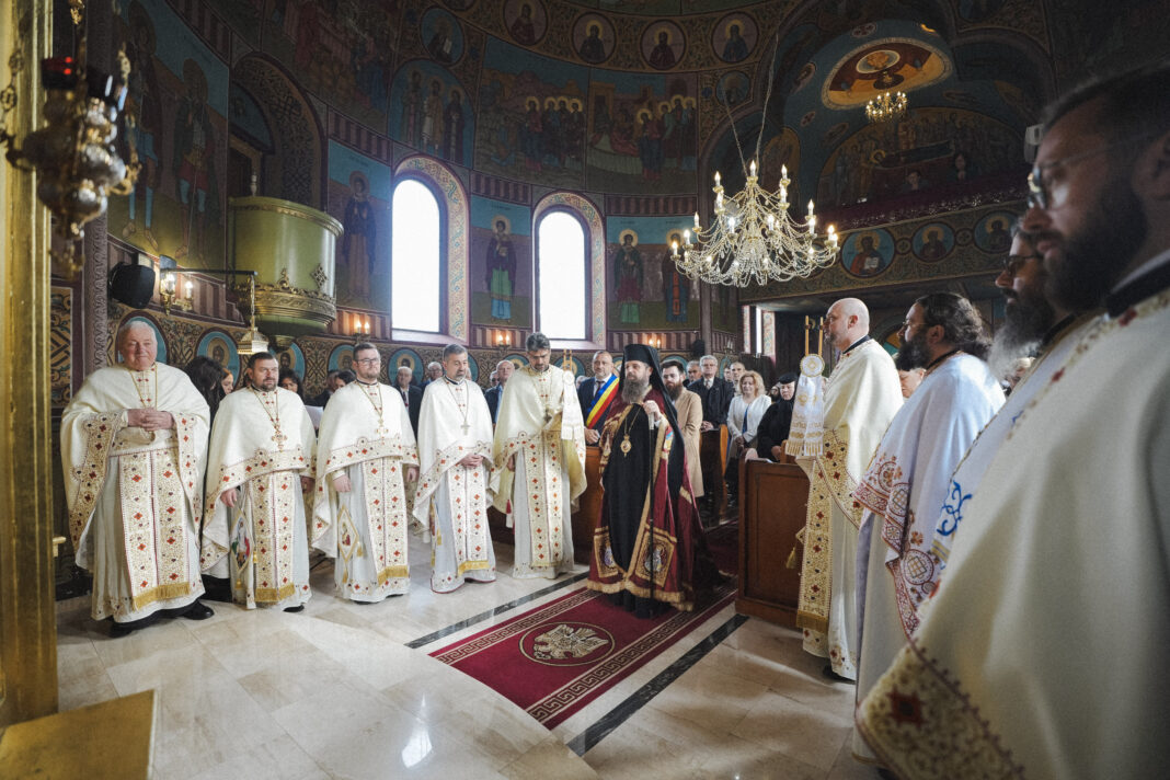 Sfânta Liturghie arhierească la hramul bisericii din Cehu Silvaniei
