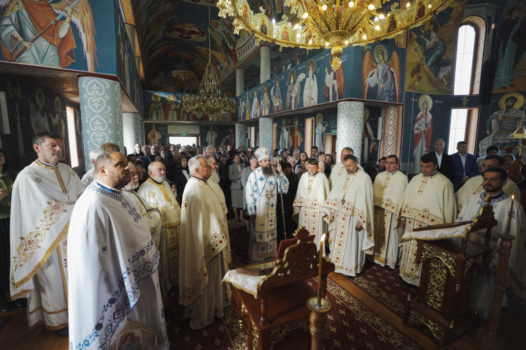 Mănăstirea Rus și-a sărbătorit hramul de Izvorul Tămăduirii