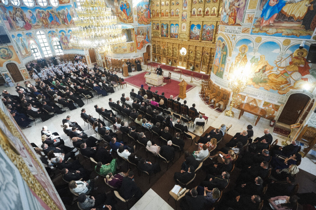 Preoții și preotesele din Episcopia Sălajului, reuniți la conferința de primăvară dedicată familiei creștine