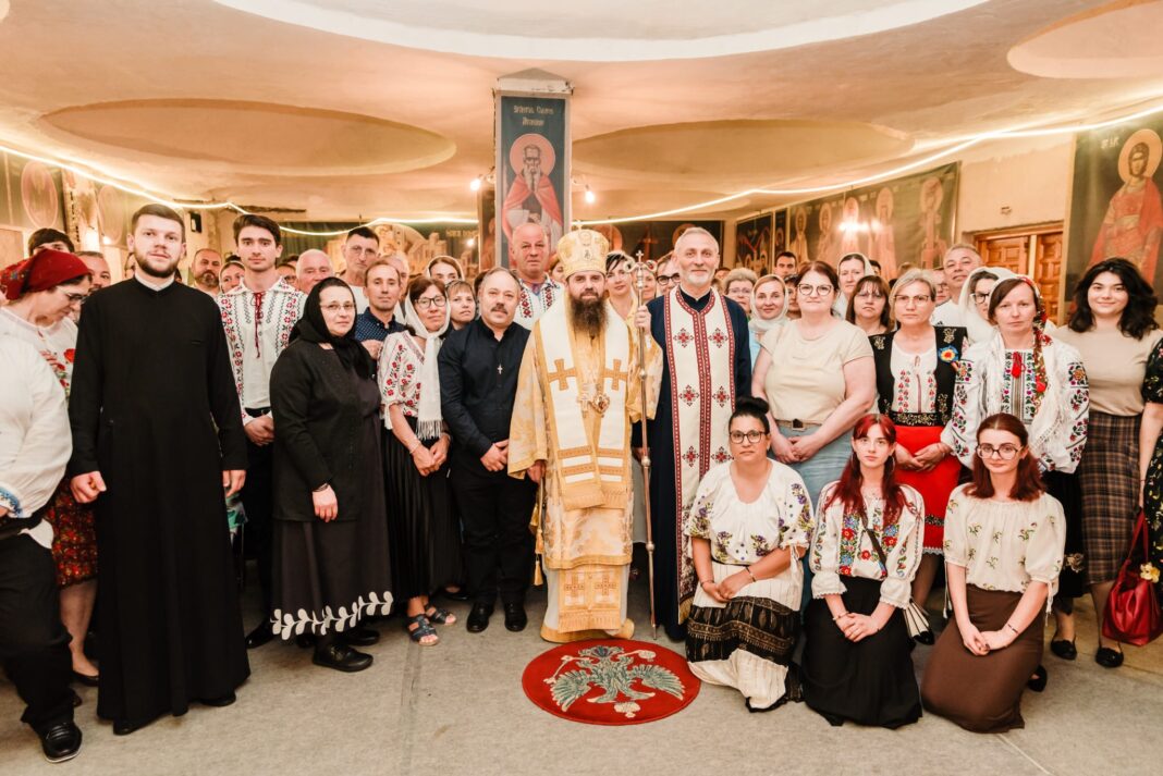 Preasfințitul Părinte Benedict, în mijlocul românilor din Valdemoro, Spania