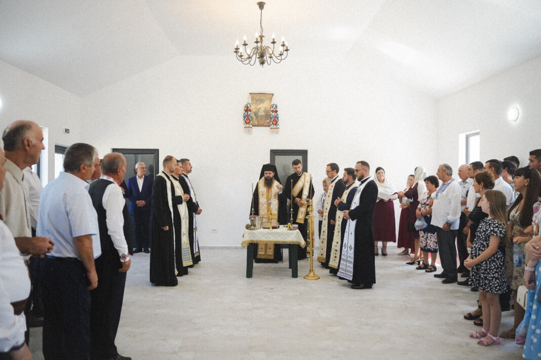 Slujire arhierească și binecuvântarea capelei mortuare din Gălpâia