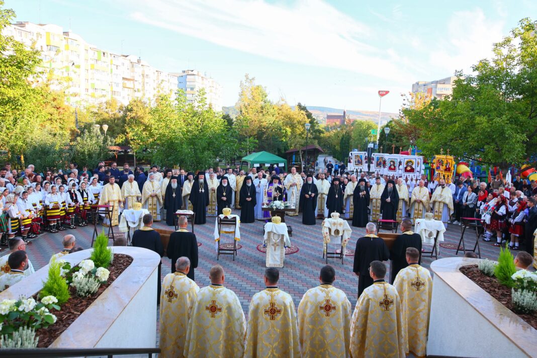 Nouă ierarhi au sfințit pictura Catedralei din Mănăștur, Cluj-Napoca